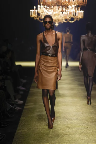 Look 38